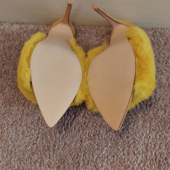 Cape Robbin Mustard Yellow Fur High Heels - Picture 4 of 4
